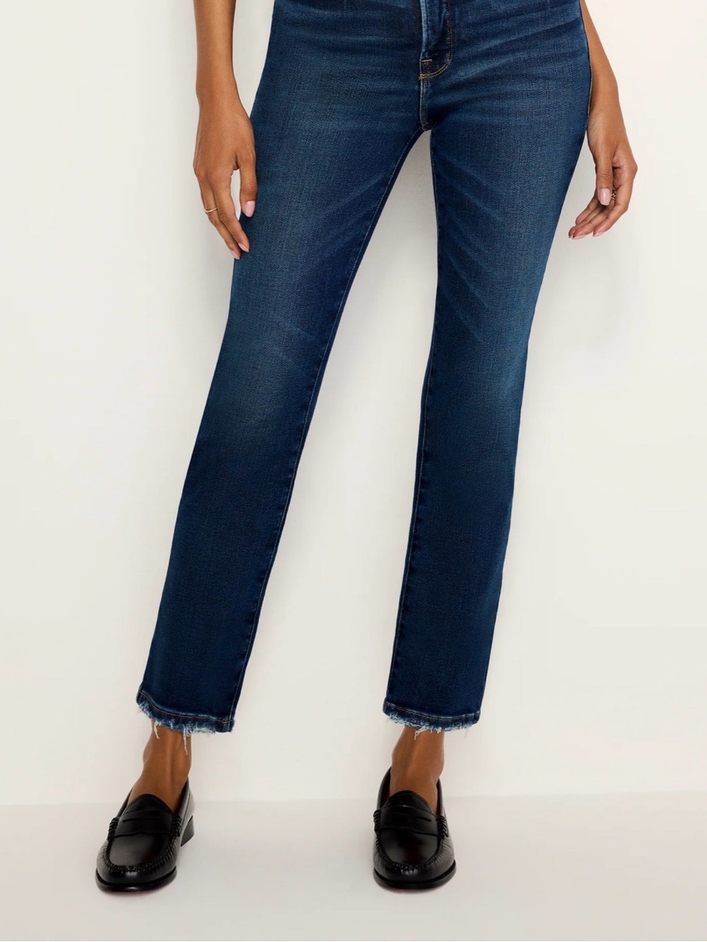 Good American - Soft Tech Good Legs Straight Jeans